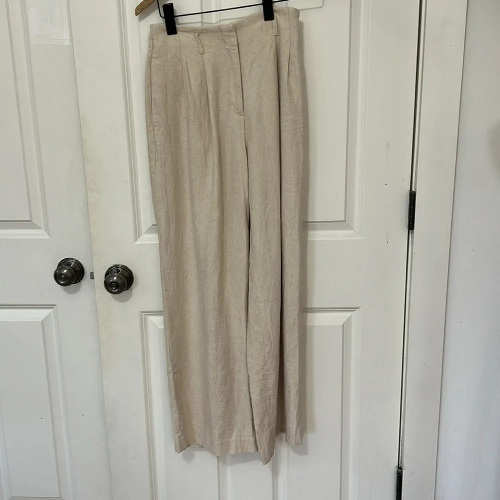 H&M Light Tan Casual Pants size 4 inseam 29“